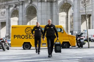 Transporte de cajas fuertes para negocios: seguridad y continuidad operativa