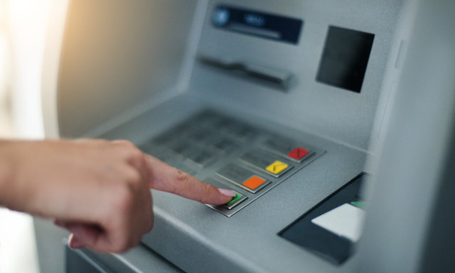 El número de cajeros automáticos sigue creciendo en España