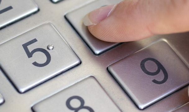 El efectivo impulsa la implementación de cajeros automáticos en todo el mundo