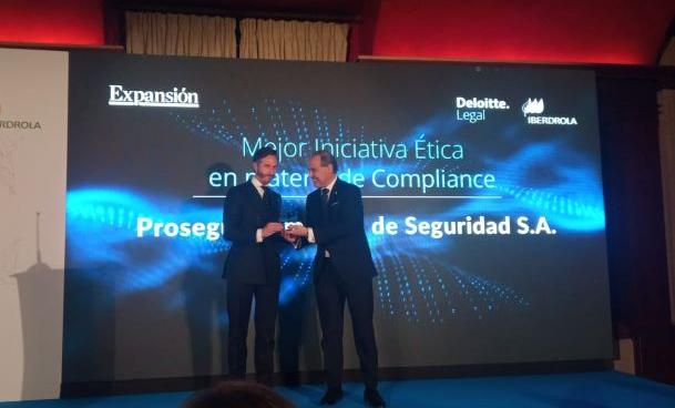 Prosegur es reconocida por su compromiso con la ética y la tecnología responsable en los Premios Compliance de Expansión 2023 Fuente: Expansión